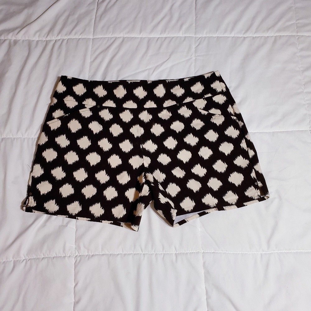 INC International Concepts black and tan shorts